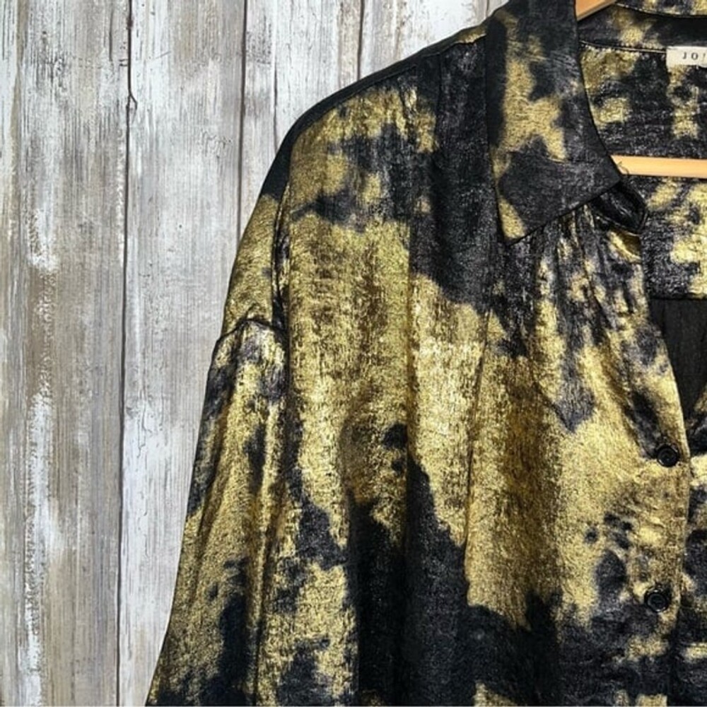 Jodifl Metallic Gold & Black Oversized Button Up - Picture 7 of 8